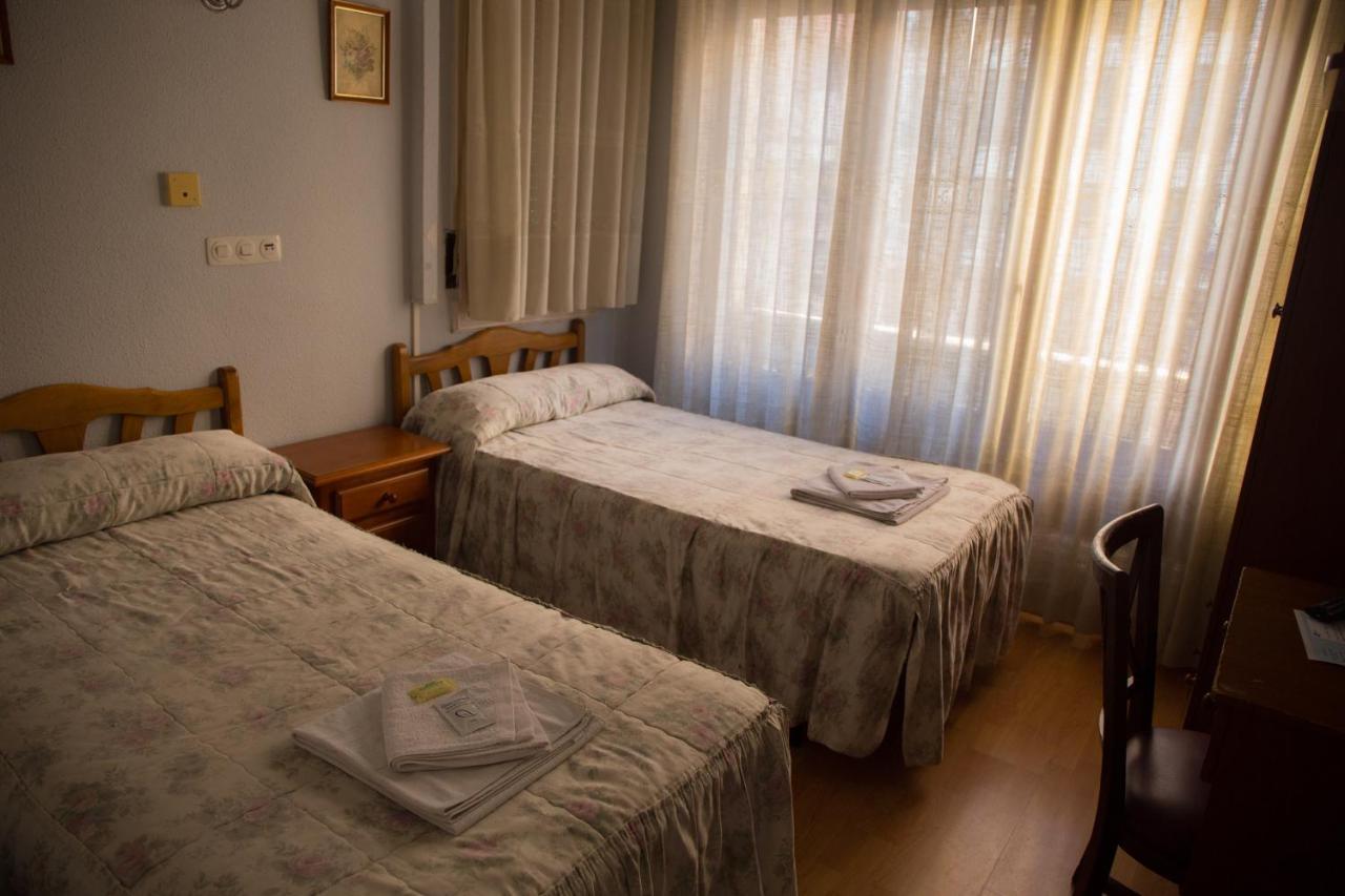 Hostal Lamalonga Hotel มาดริด ภายนอก รูปภาพ