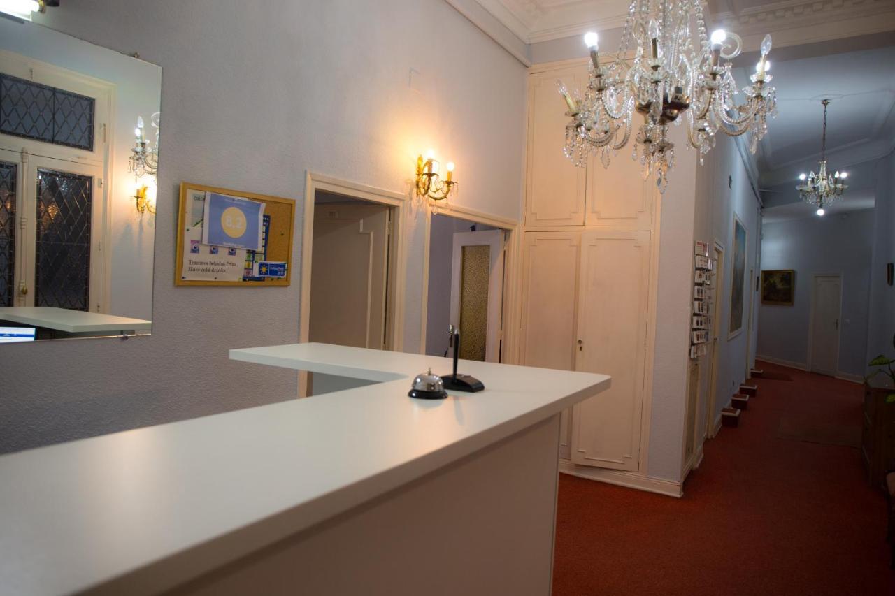 Hostal Lamalonga Hotel มาดริด ภายนอก รูปภาพ