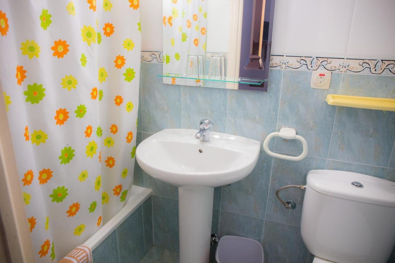 Hostal Lamalonga Hotel มาดริด ภายนอก รูปภาพ